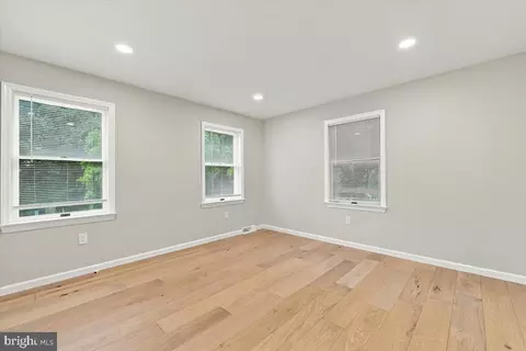 Living - 39 Brookwood Dr, Lititz, PA 17543 photo 1 of 2