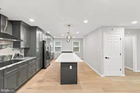 Entry Way - 39 Brookwood Dr, Lititz, PA 17543 photo 4 of 16