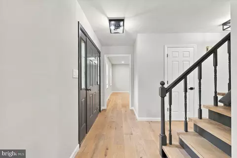 Entry Way - 39 Brookwood Dr, Lititz, PA 17543 photo 6 of 16