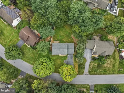 View/Area - 39 Brookwood Dr, Lititz, PA 17543 photo 4 of 5