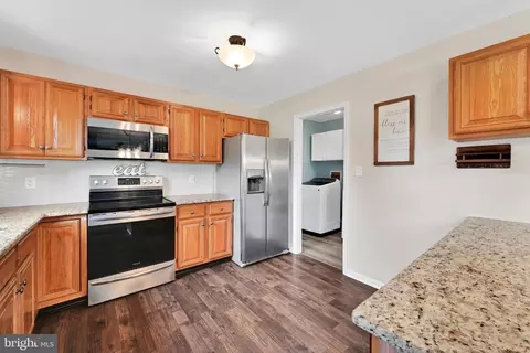 Kitchen - 113 Laurie Ln, Lititz, PA 17543 photo 2 of 4