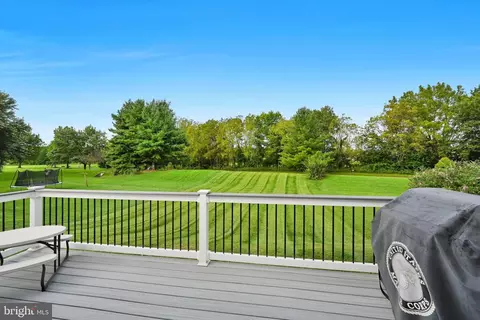 Exterior - 113 Laurie Ln, Lititz, PA 17543 photo 1 of 5