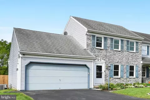 Exterior - 113 Laurie Ln, Lititz, PA 17543 photo 5 of 5
