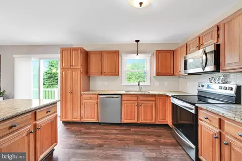 Kitchen - 113 Laurie Ln, Lititz, PA 17543 photo 3 of 4