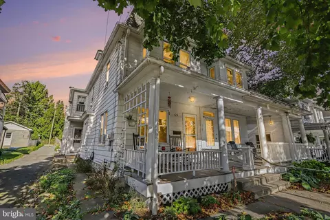 65 S Hazel St, Manheim, PA 17545