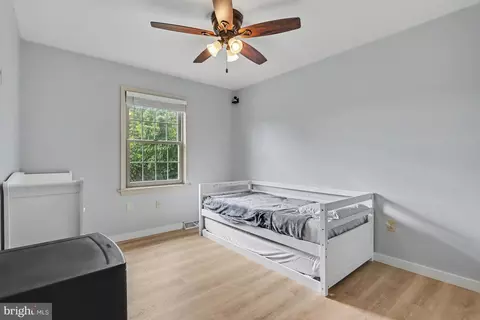 Bedroom - 157 Kings Gate Dr, Lititz, PA 17543 photo 3 of 4