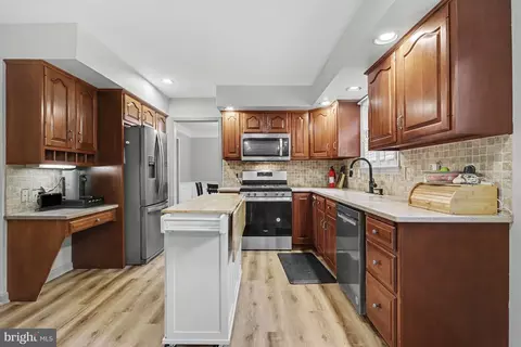 Kitchen - 157 Kings Gate Dr, Lititz, PA 17543 photo 1 of 2