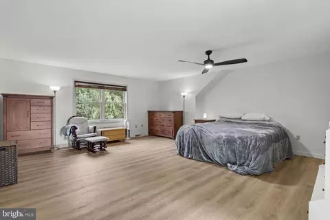 Bedroom - 157 Kings Gate Dr, Lititz, PA 17543 photo 2 of 4