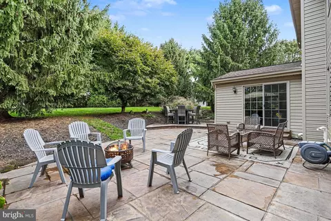 Exterior - 157 Kings Gate Dr, Lititz, PA 17543 photo 6 of 9