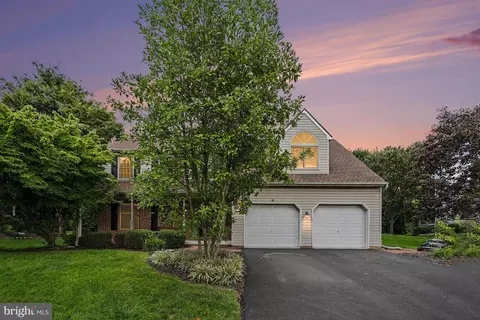 157 Kings Gate Dr, Lititz, PA 17543