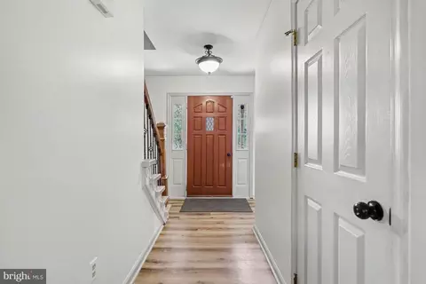 Entry Way - 157 Kings Gate Dr, Lititz, PA 17543 photo 1 of 6