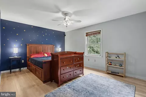 Bedroom - 157 Kings Gate Dr, Lititz, PA 17543 photo 4 of 4
