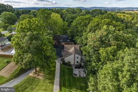 View/Area - 115 Skyview Ln, Lititz, PA 17543 photo 2 of 7