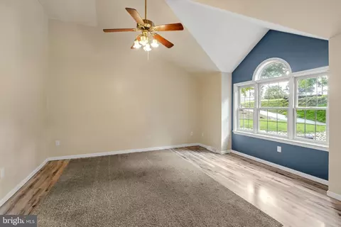 Living - 115 Skyview Ln, Lititz, PA 17543 photo 2 of 5