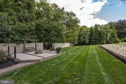 Exterior - 115 Skyview Ln, Lititz, PA 17543 photo 5 of 15