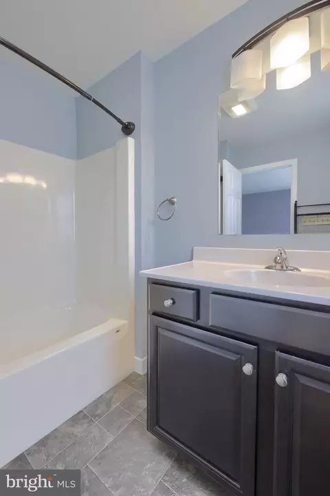 Bath - 476 Balmer Rd, Lititz, PA 17543 photo 2 of 3