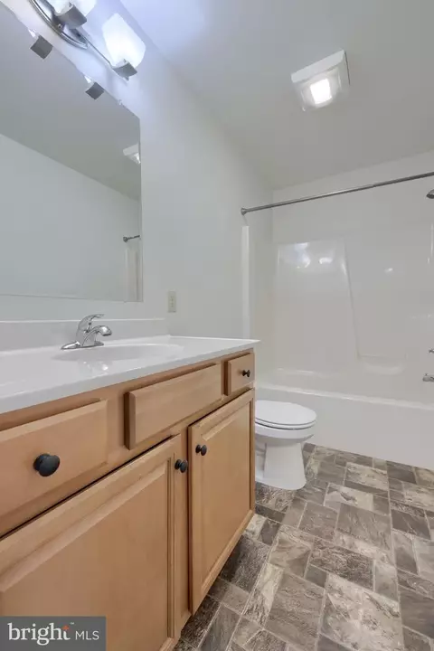 Bath - 476 Balmer Rd, Lititz, PA 17543 photo 3 of 3