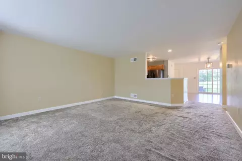 Living - 476 Balmer Rd, Lititz, PA 17543 photo 3 of 4