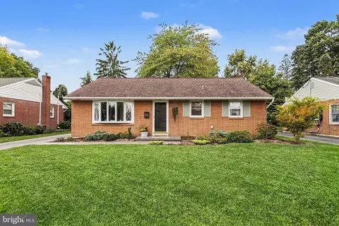 438 N Mount Joy St, Elizabethtown, PA 17022