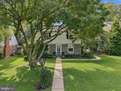 1008 Skyline Dr, Lancaster, PA 17601