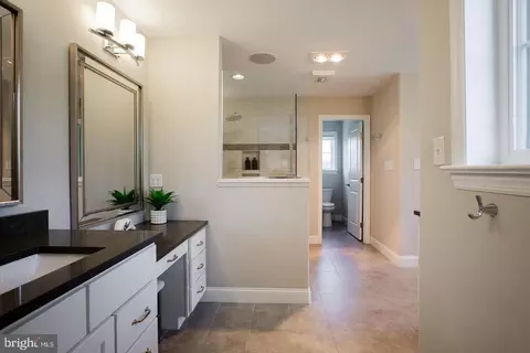 Entry Way - 425 E Delp Rd, Lancaster, PA 17601 photo 24 of 27