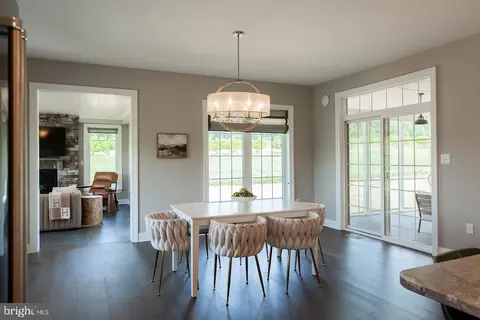 Dining - 425 E Delp Rd, Lancaster, PA 17601 photo 3 of 8