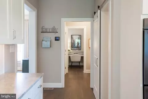 Entry Way - 425 E Delp Rd, Lancaster, PA 17601 photo 19 of 27