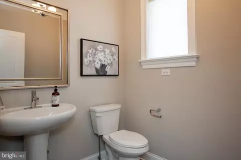 Entry Way - 425 E Delp Rd, Lancaster, PA 17601 photo 20 of 27