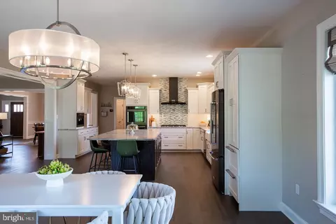 Kitchen - 425 E Delp Rd, Lancaster, PA 17601 photo 3 of 7