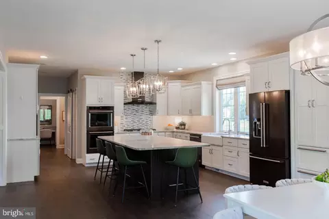 Entry Way - 425 E Delp Rd, Lancaster, PA 17601 photo 1 of 27