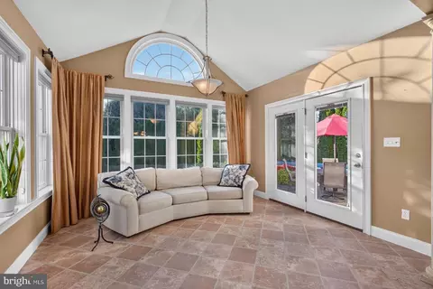 Entry Way - 3008 Weaver Rd, Lititz, PA 17543 photo 1 of 7