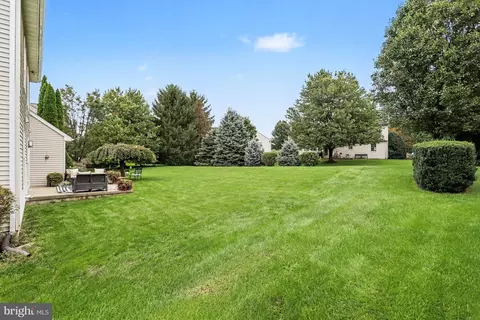 Exterior - 378 Squire Ln, Lititz, PA 17543 photo 9 of 9
