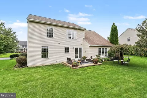 Exterior - 378 Squire Ln, Lititz, PA 17543 photo 7 of 9