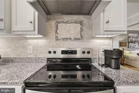 Kitchen - 378 Squire Ln, Lititz, PA 17543 photo 3 of 6
