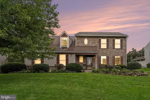 378 Squire Ln, Lititz, PA 17543
