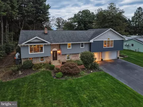Exterior - 207 Weaver Dr, Lititz, PA 17543 photo 22 of 27
