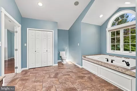 Entry Way - 207 Weaver Dr, Lititz, PA 17543 photo 5 of 8