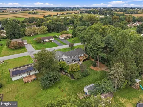 View/Area - 207 Weaver Dr, Lititz, PA 17543 photo 1 of 10