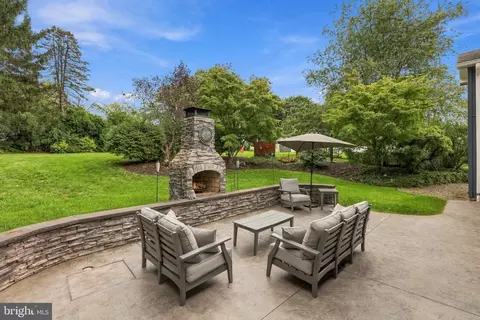 Exterior - 207 Weaver Dr, Lititz, PA 17543 photo 12 of 27