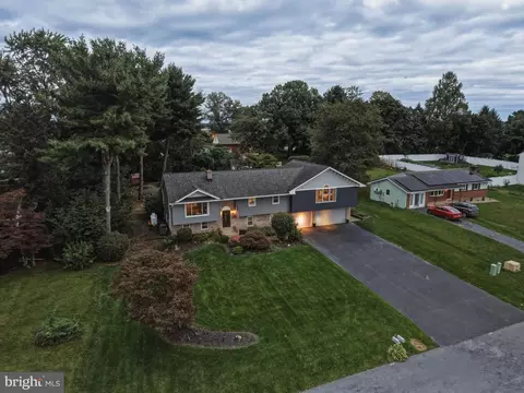 View/Area - 207 Weaver Dr, Lititz, PA 17543 photo 9 of 10