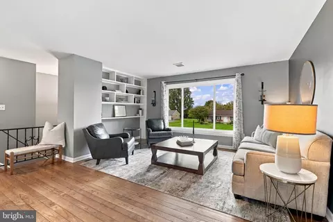 Living - 207 Weaver Dr, Lititz, PA 17543 photo 1 of 3
