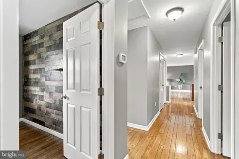 Entry Way - 207 Weaver Dr, Lititz, PA 17543 photo 4 of 8