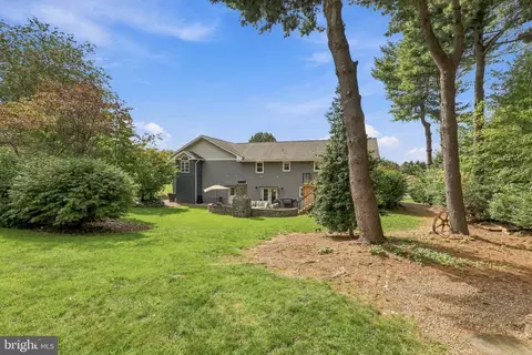 Exterior - 207 Weaver Dr, Lititz, PA 17543 photo 15 of 27