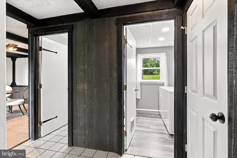 Entry Way - 207 Weaver Dr, Lititz, PA 17543 photo 6 of 8