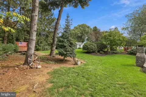 Exterior - 207 Weaver Dr, Lititz, PA 17543 photo 13 of 27