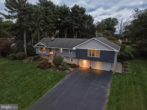 View/Area - 207 Weaver Dr, Lititz, PA 17543 photo 7 of 10