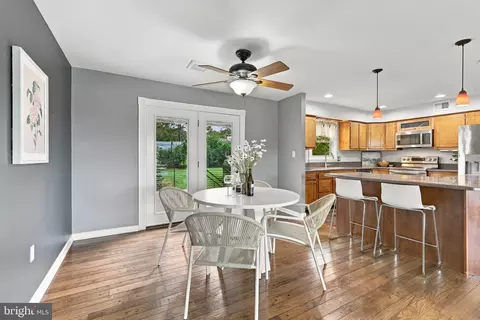 Dining - 207 Weaver Dr, Lititz, PA 17543 photo 2 of 4