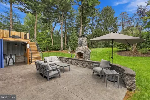 Exterior - 207 Weaver Dr, Lititz, PA 17543 photo 11 of 27