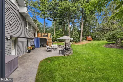 Exterior - 207 Weaver Dr, Lititz, PA 17543 photo 4 of 27
