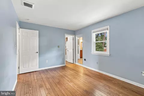Bedroom - 207 Weaver Dr, Lititz, PA 17543 photo 2 of 5